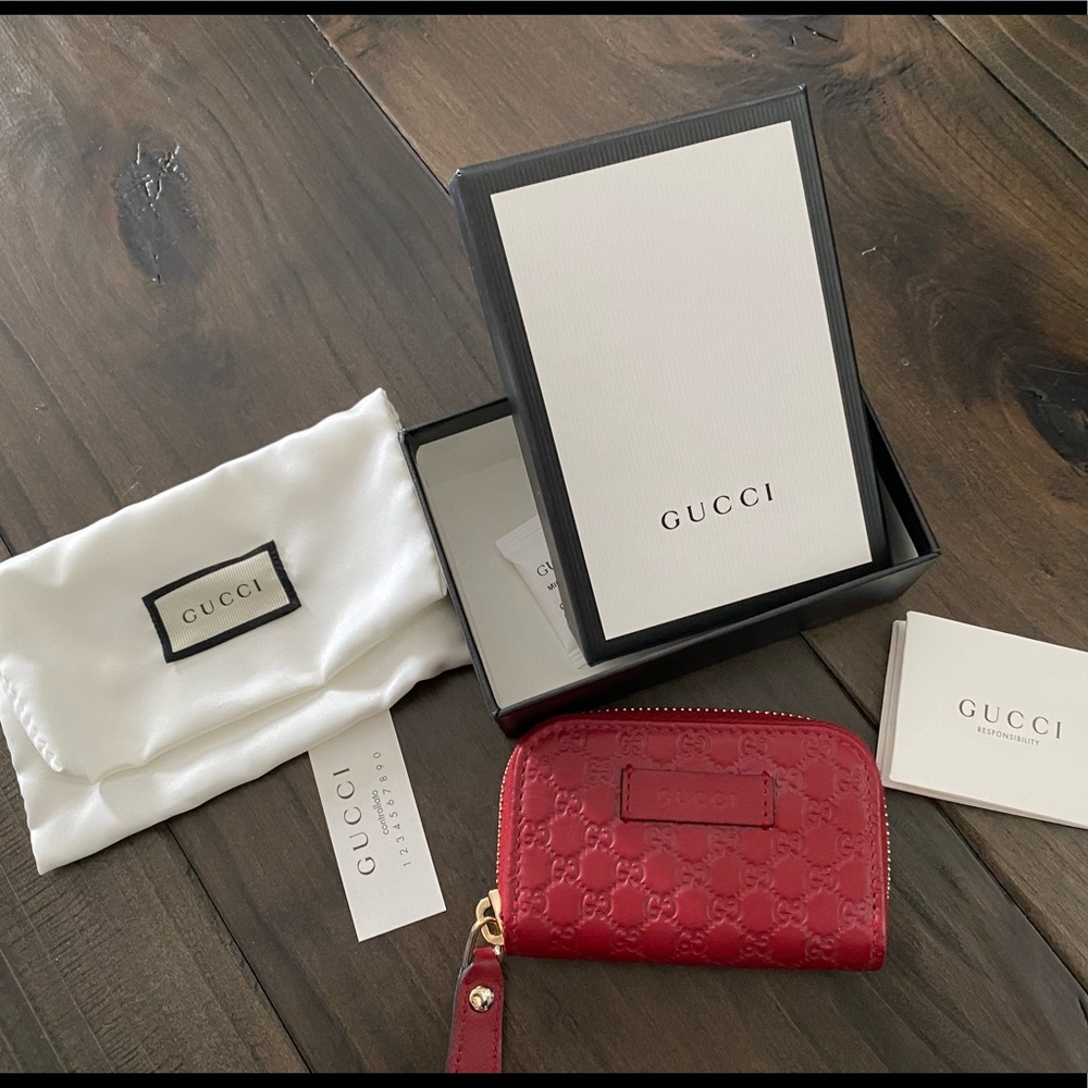 Gucci Zip around Coin Wallet